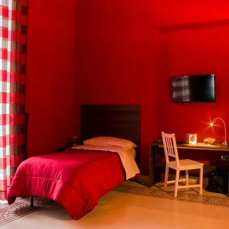 Holiday Art Bed & Breakfast *